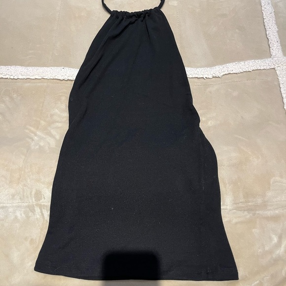 Lioness backless dress - Picture 2 of 4